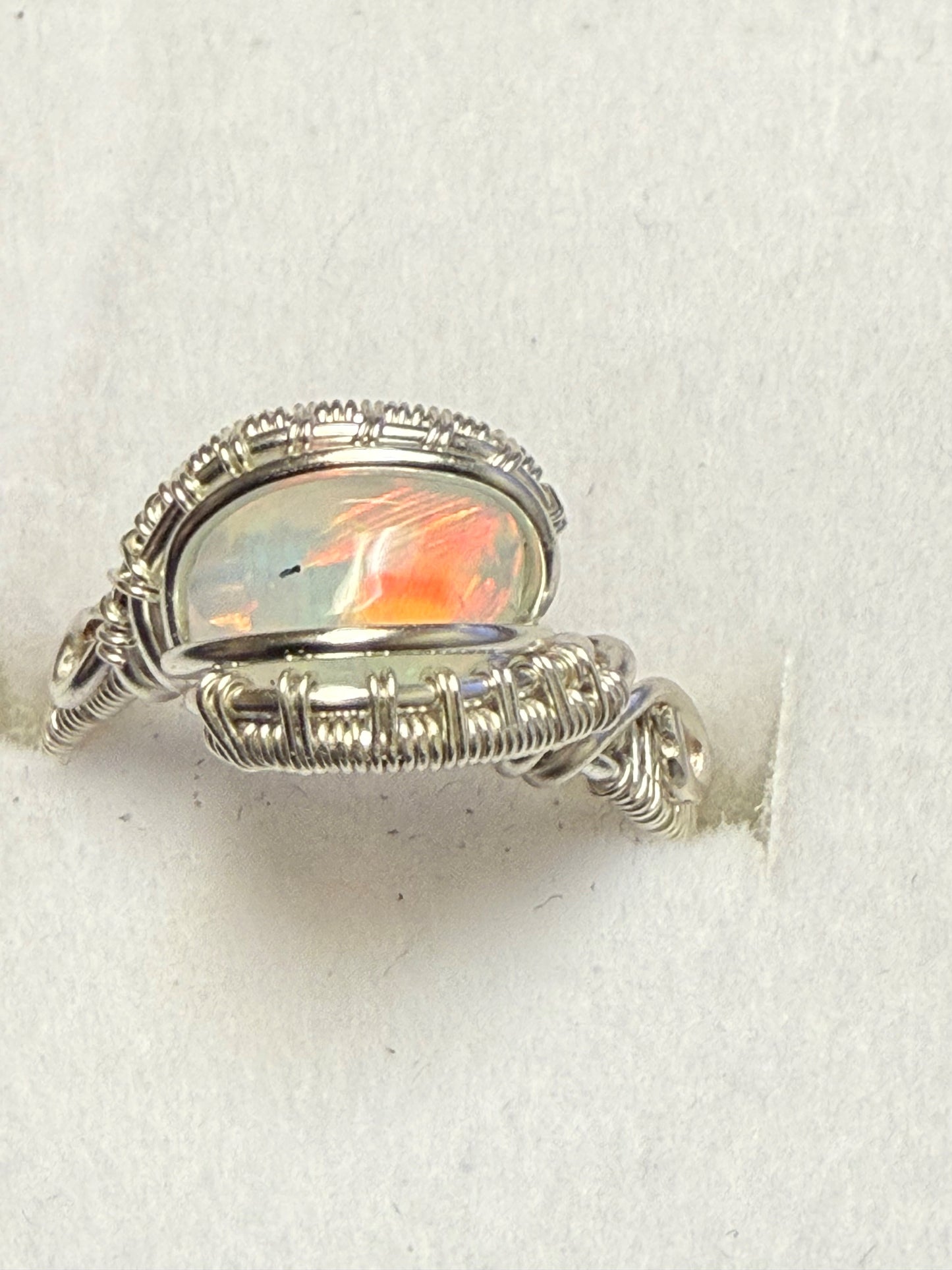 Anillo de ópalo etíope